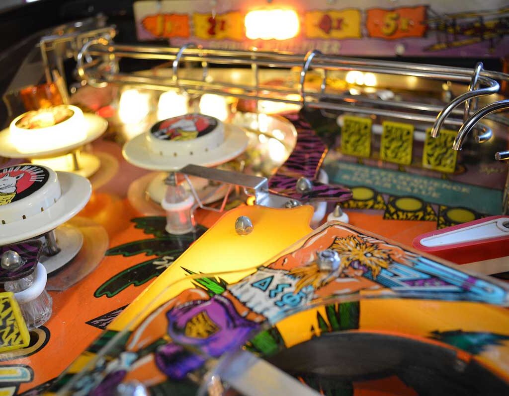 Spring Break Pinball Machine - Game Room Planet